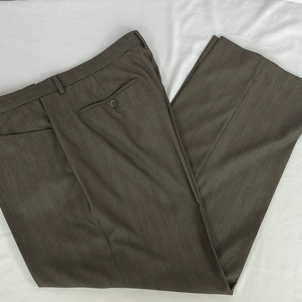 Calvin Klein Men’s Light Grey Striped Two-Piece Suit (44R, 38/30) - Picture 9 of 14